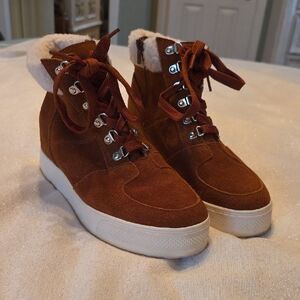 Steve Madden Lakes Hidden Wedge Suede Sherpa Ankle Boots Sz 9